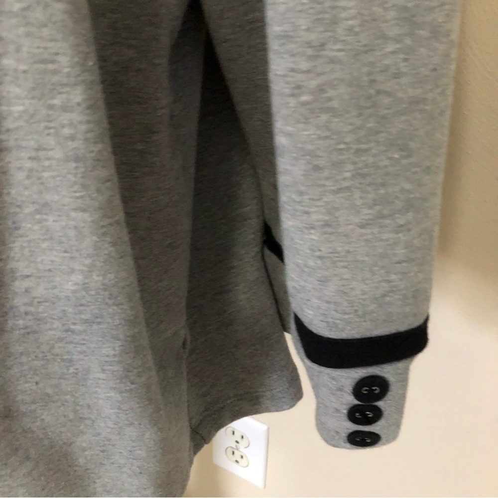 Risotto 3 Button Closure With 3/4 Button Sleeves - image 2